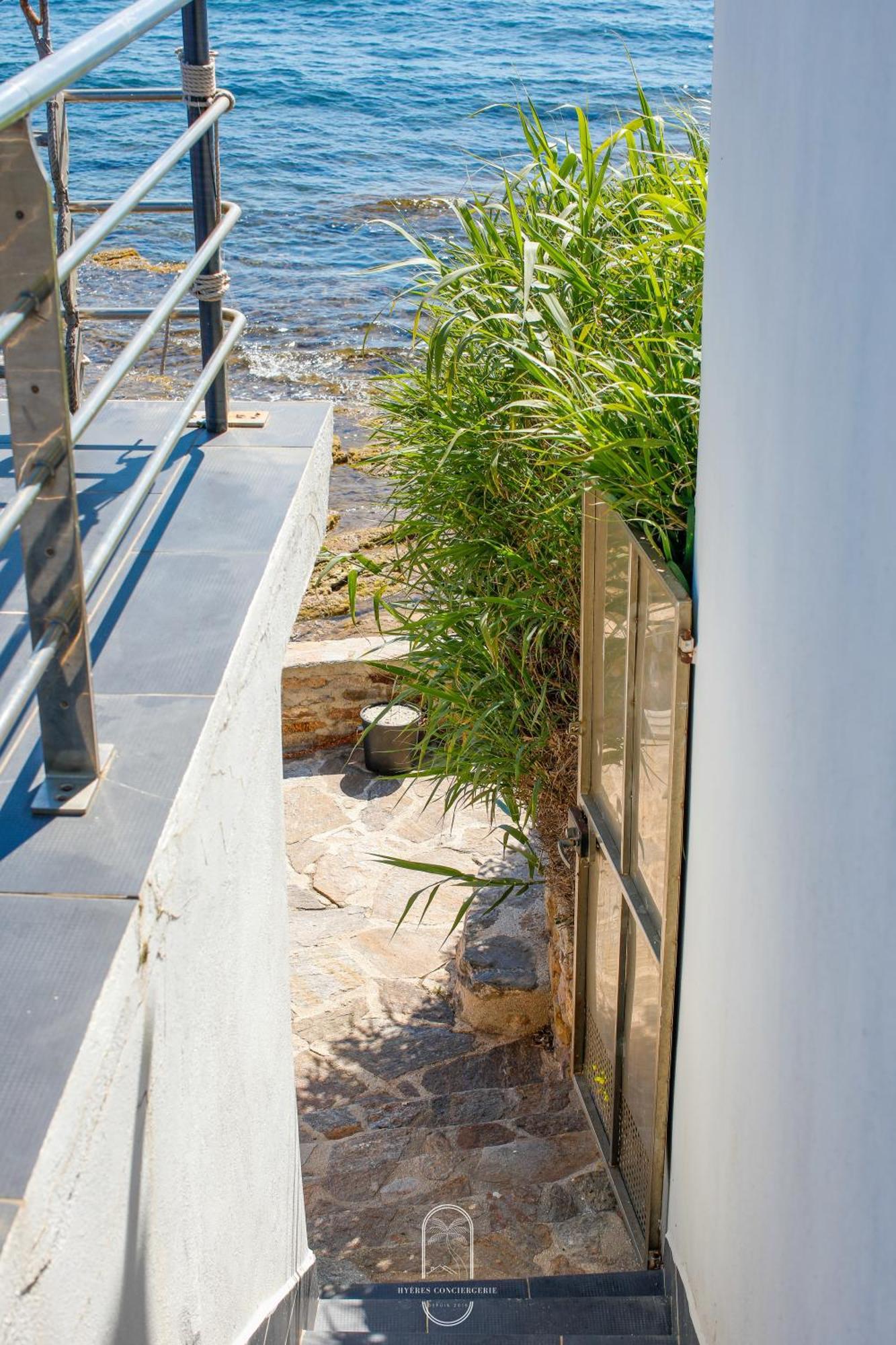 Maison Sur L'Eau-Hyeres-Almanarre-Parkings Clim Wifi By Hc Exterior foto