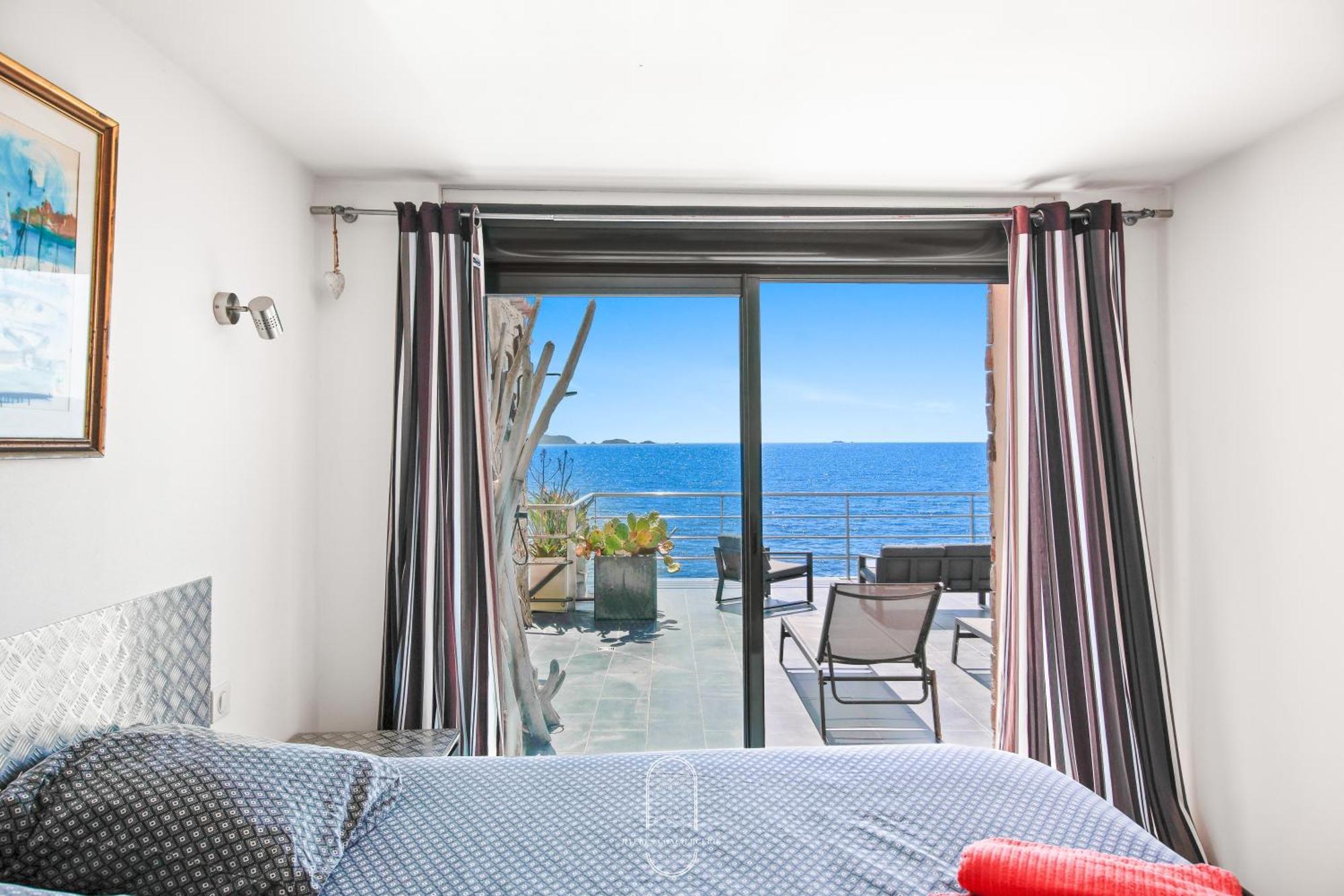 Maison Sur L'Eau-Hyeres-Almanarre-Parkings Clim Wifi By Hc Exterior foto